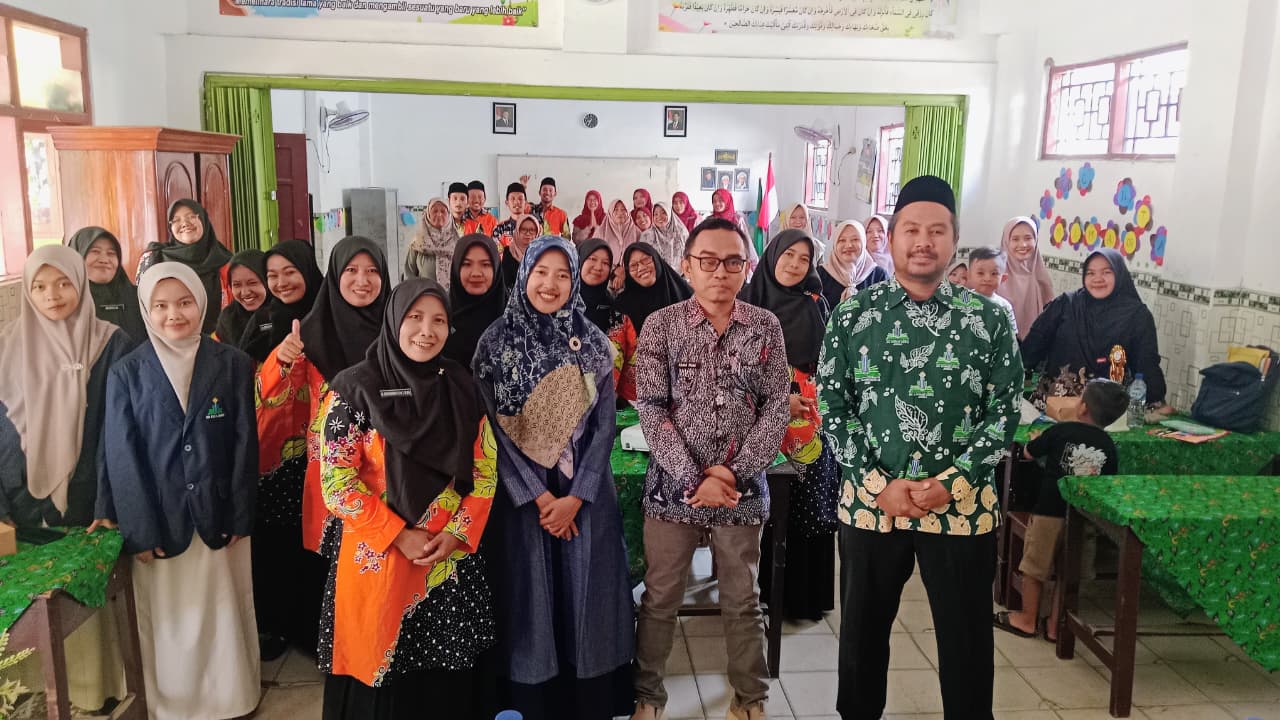 Tim UIN KHAS Jember Gelar Pengabdian Masyarakat: Penguatan Kapasitas Guru Madrasah dalam Integrasi Media Pembelajaran Berbasis Game untuk Meningkatkan Literasi Digital